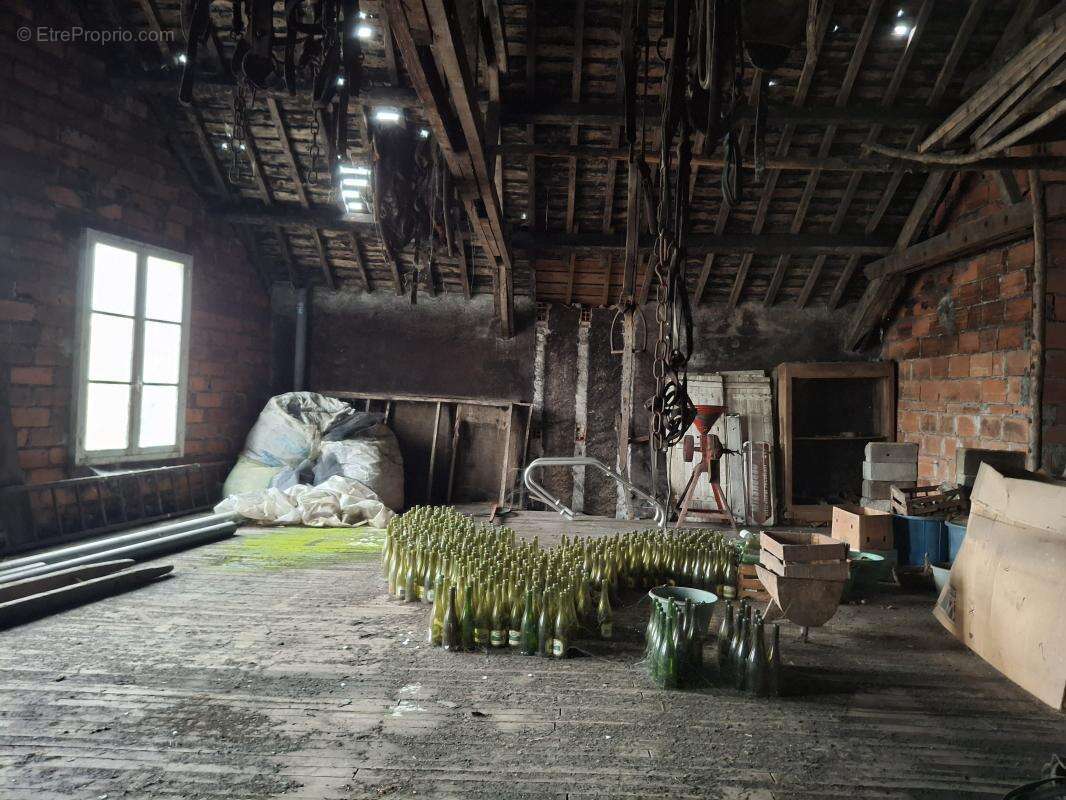 Maison à SAINT-LAMBERT-DU-LATTAY