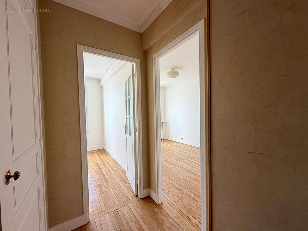 Appartement à PARIS-20E