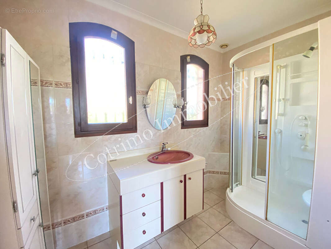 GENAS Maison 200m²+S/sol 180m² +Terrain 1186m² - photo 12