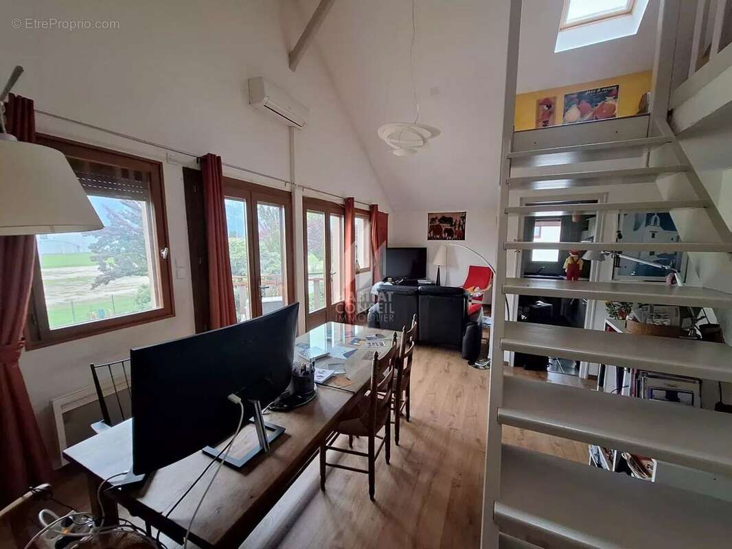 Appartement à FONTAINE