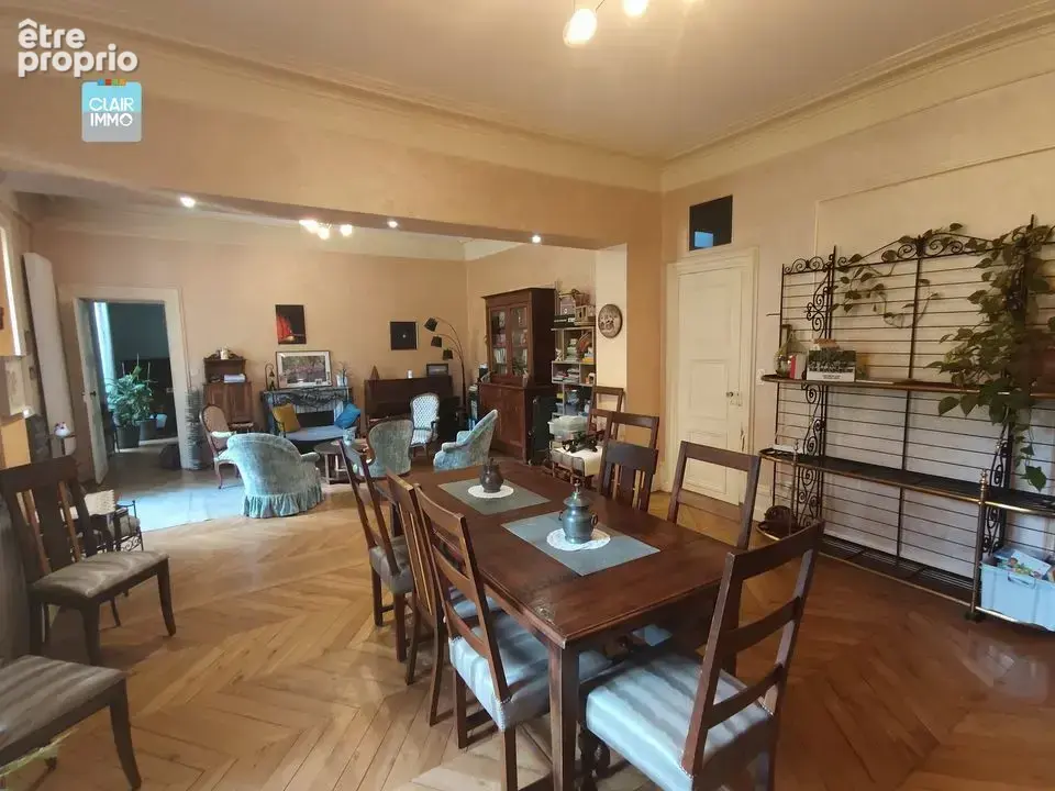 A macon en bourgogne appartement 8 pieces de 217 m² avec - photo 3