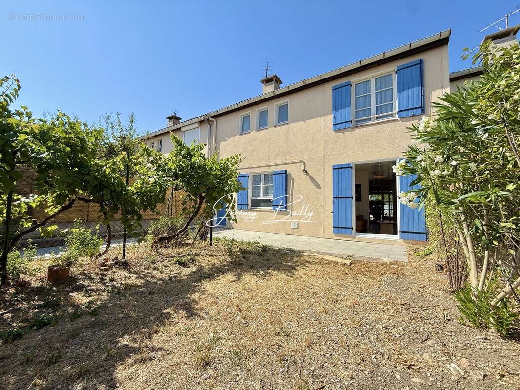 Maison à SAINT-ESTEVE