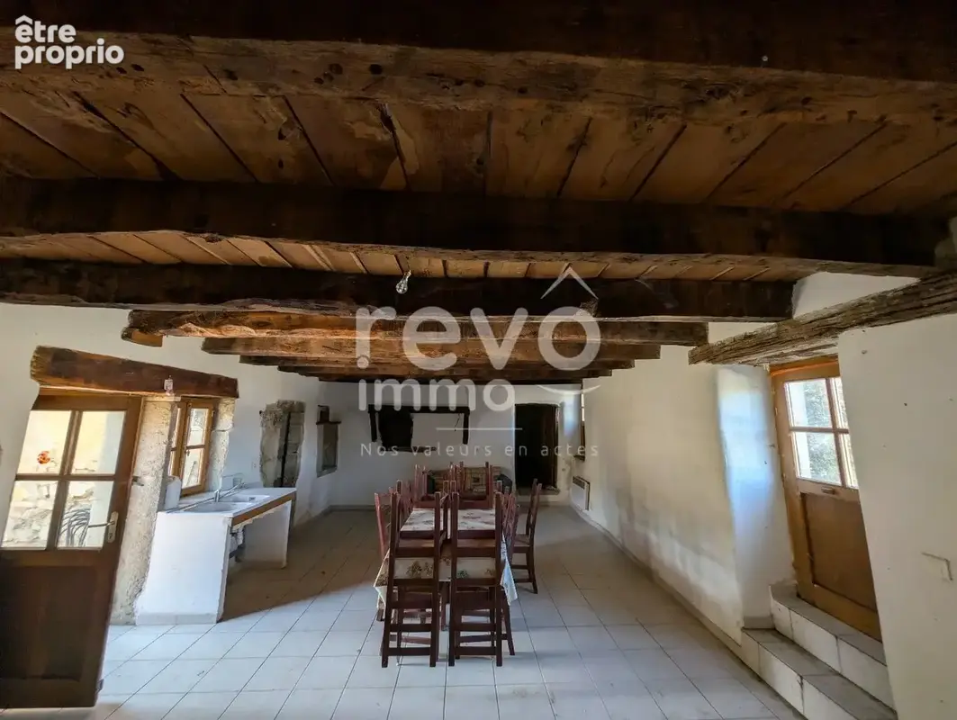 Potentiel exceptionnel pour cet ensemble immobilier à rénover ! - photo 2