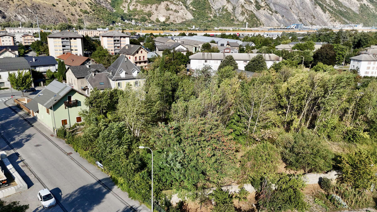 (73) SAINT JEAN DE MAURIENNE  - Rare Terrain constructible - Proche centre ville - Opportunité rare - 4482m2 - photo 8