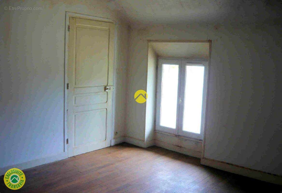 Maison à DUN-LE-PALESTEL