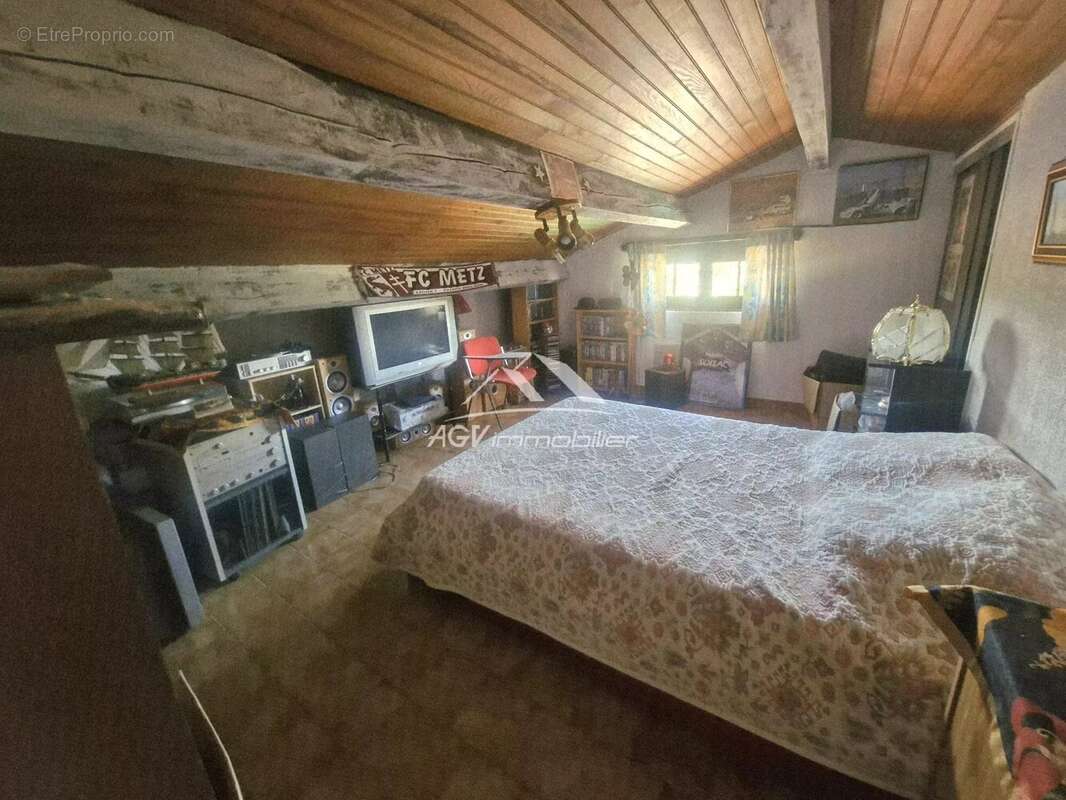 A Rousson, maison d'environ 161 m² avec piscine - photo 10