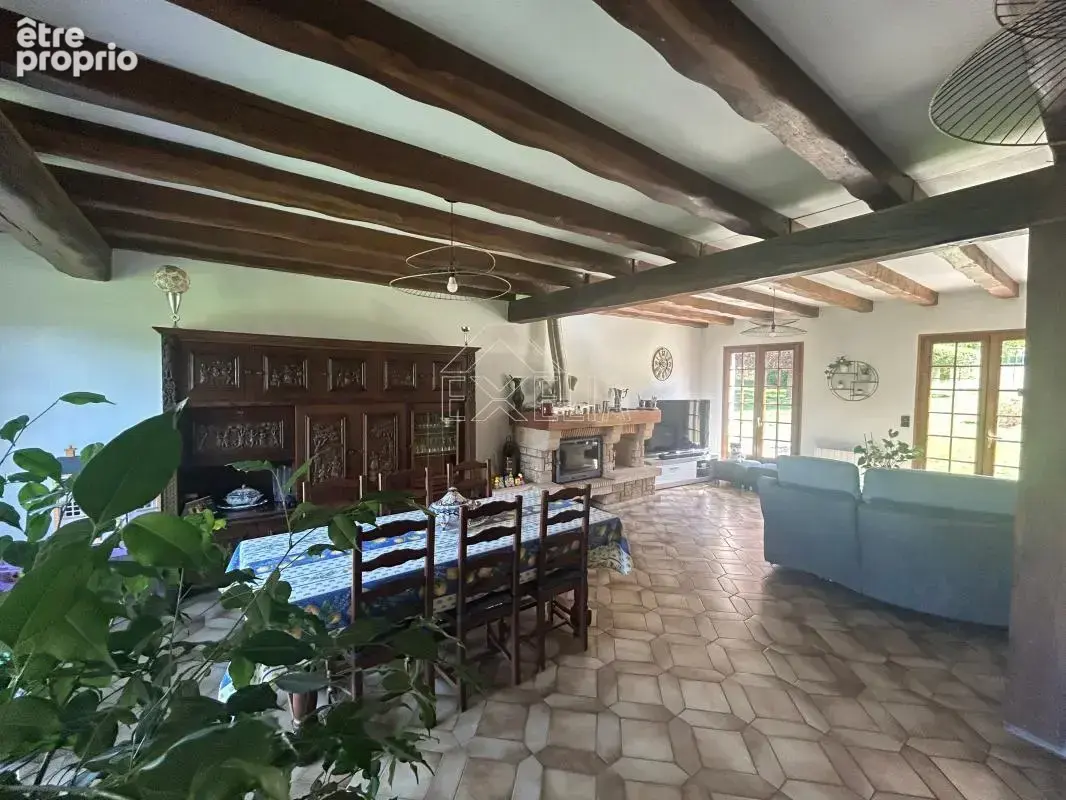 Maison T7 de 158 m² sur terrain plat de 1400 m² avec double garage et carport à Blaru - photo 6