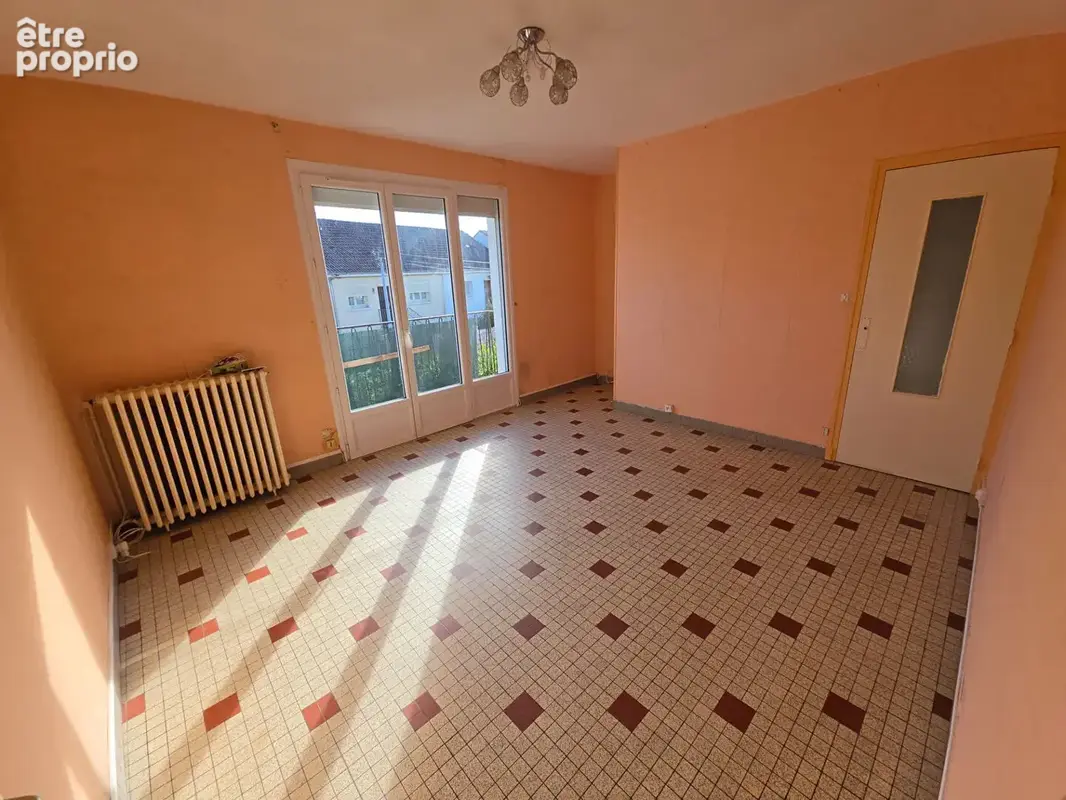 A vendre, maison à Varennes Vauzelles, 2 chambres, jardin, sous-sol. - photo 2