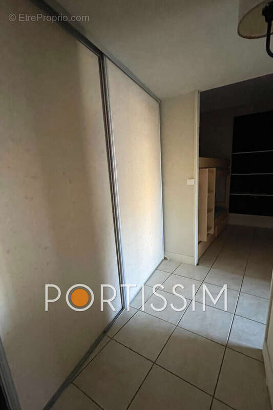 Appartement à SAINT-LAURENT-DU-VAR