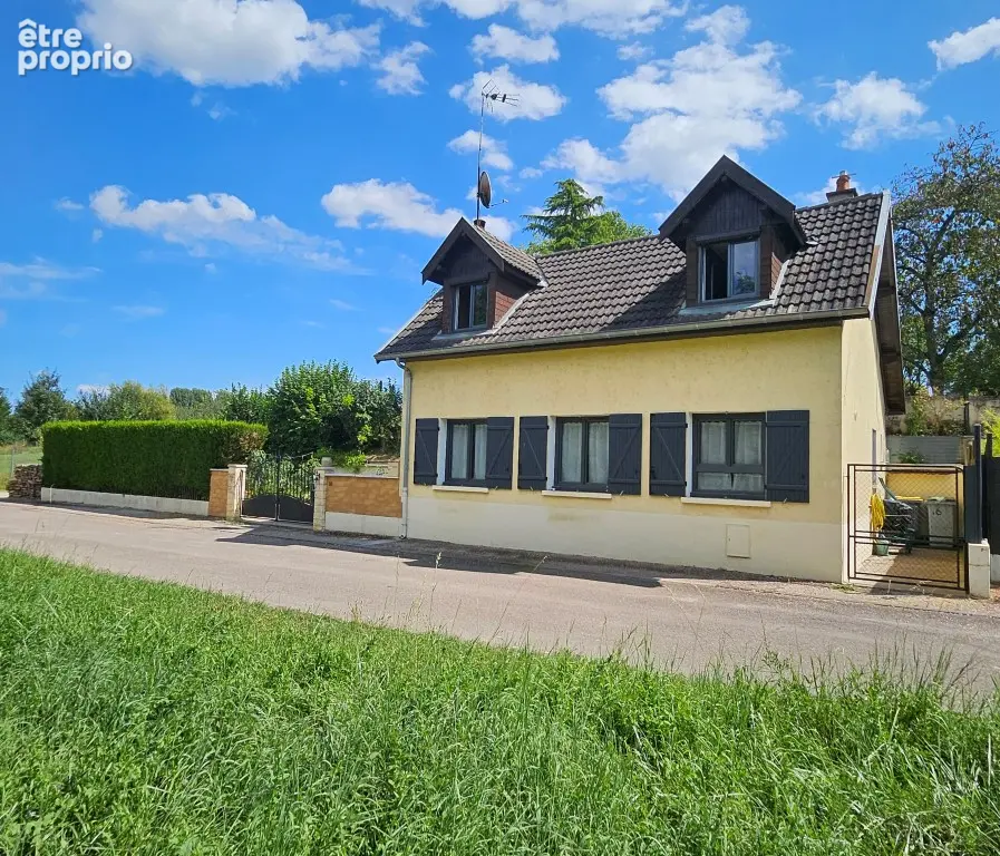 Maison à MIREBEAU-SUR-BEZE