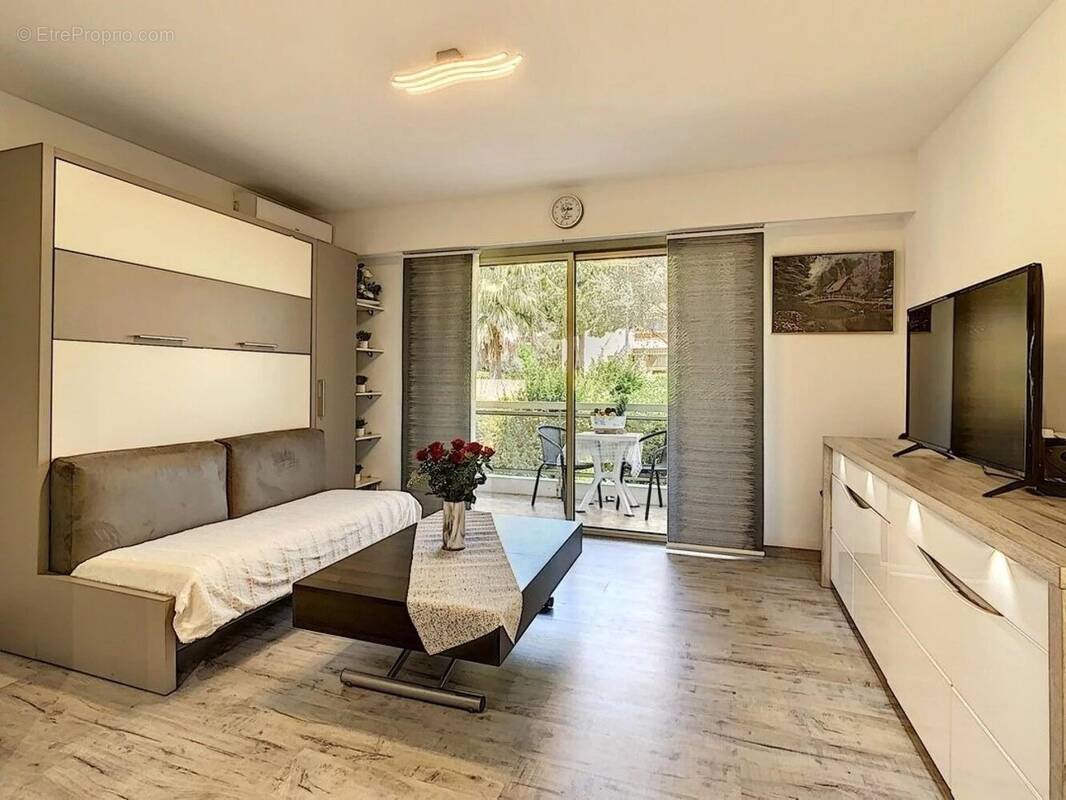 Appartement à VILLENEUVE-LOUBET