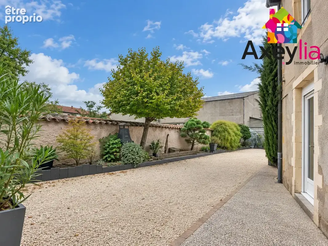 Maison à CHARLIEU