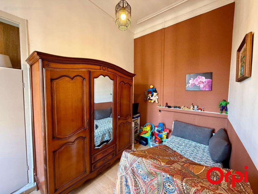 Appartement à MARSEILLE-1E