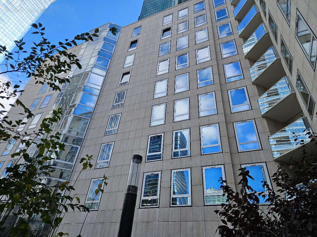 Appartement à COURBEVOIE