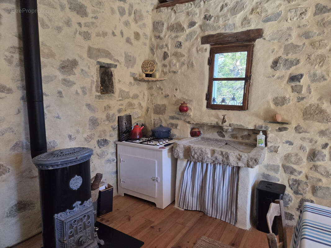 Autre à LA MOTTE-CHALANCON