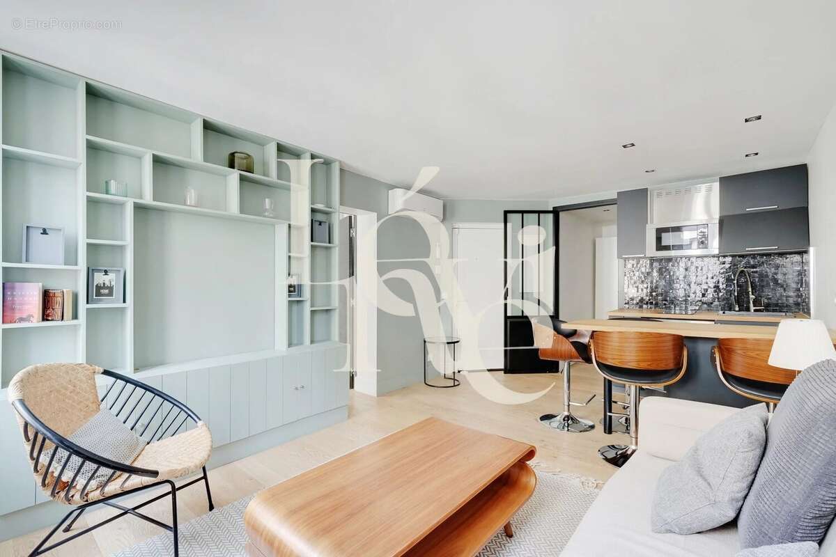 Appartement à PARIS-2E