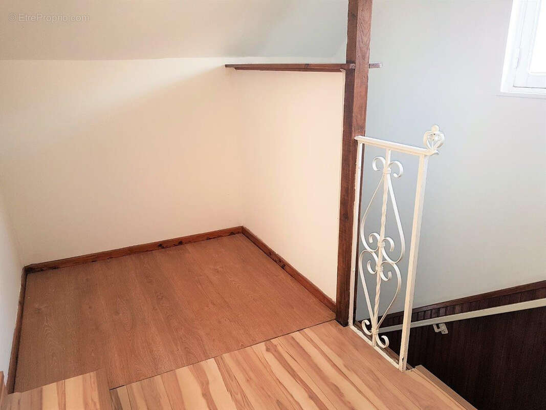 Maison à SAINT-JUST-SAUVAGE