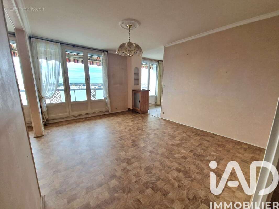 Photo 5 - Appartement à FLEURY-LES-AUBRAIS