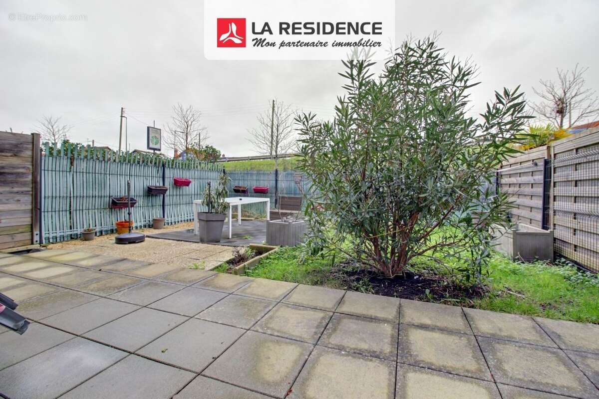 Appartement à SARTROUVILLE