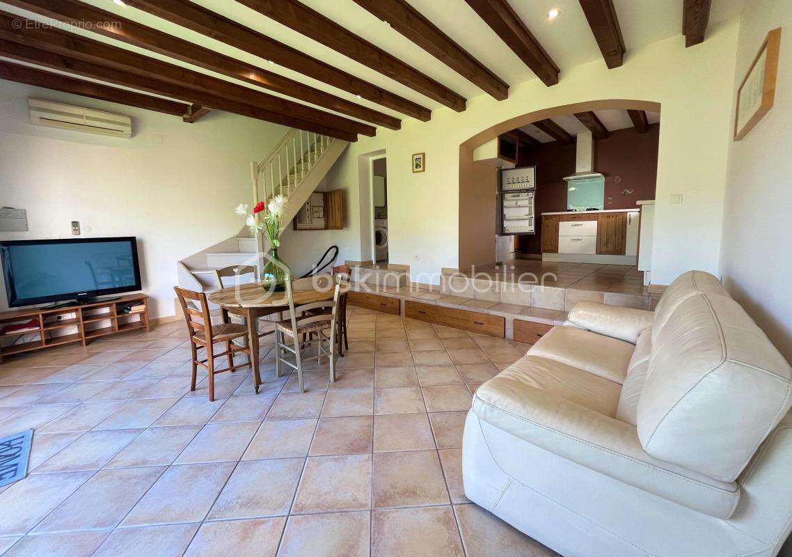 Maison à PELISSANNE