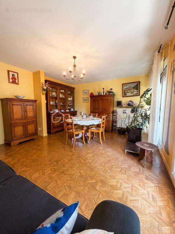 Appartement à FONTAINE