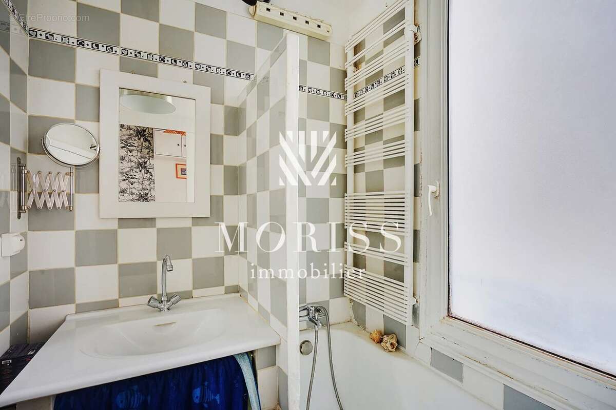 Appartement à PARIS-18E
