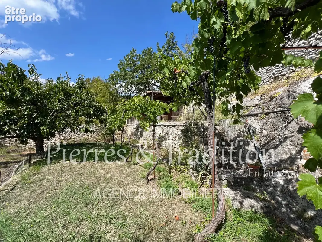 Céreste en Luberon, joli jardin de 480 m² avec petit cabanon - photo 4
