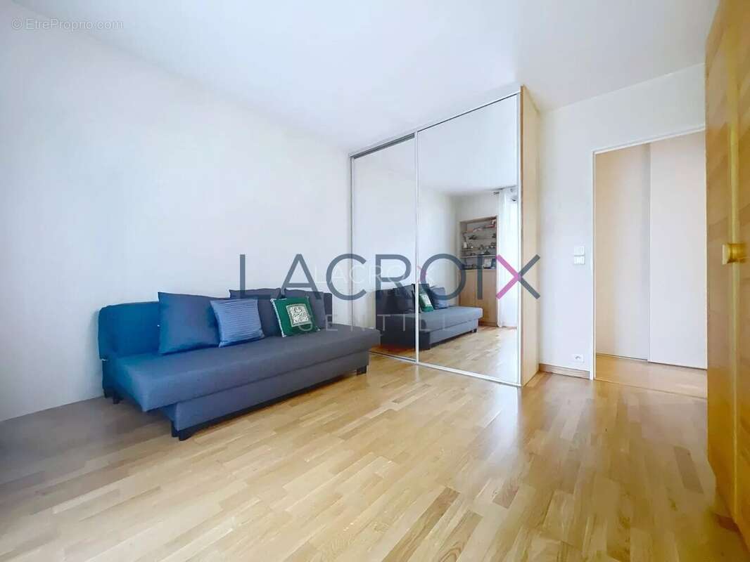 Appartement à L&#039;HAY-LES-ROSES