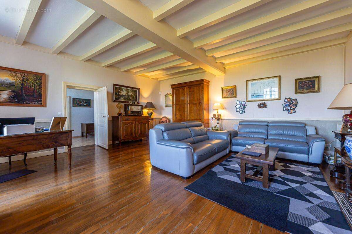 Maison à JARNAC-CHAMPAGNE