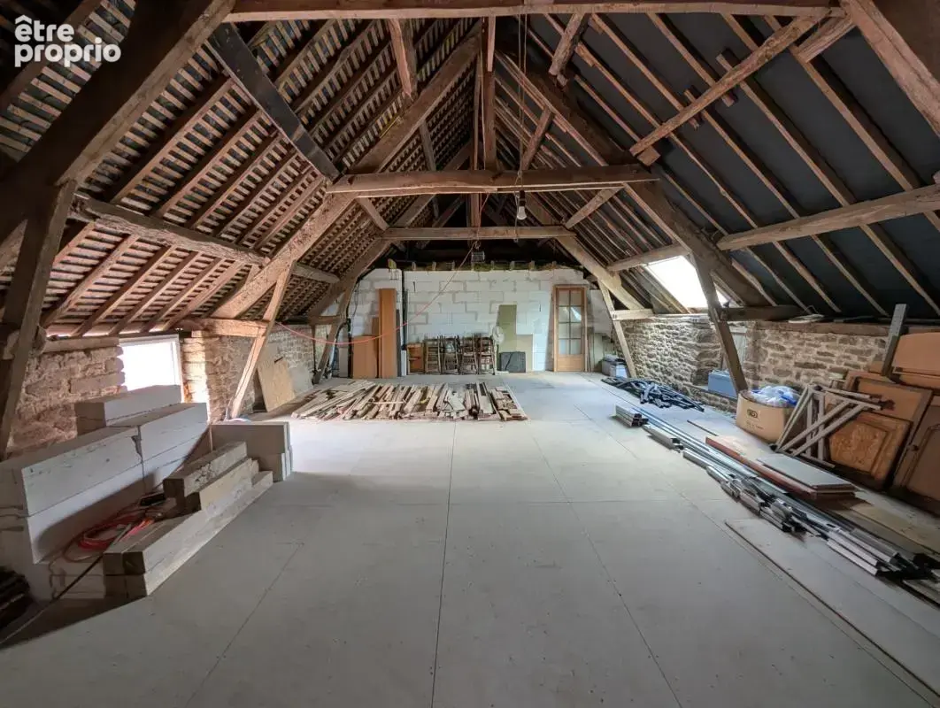 Mellé (35) : Longère de caractère rénovée (5 pièces) avec gîte indépendant, dépendances et potentiel d'aménagement - photo 24