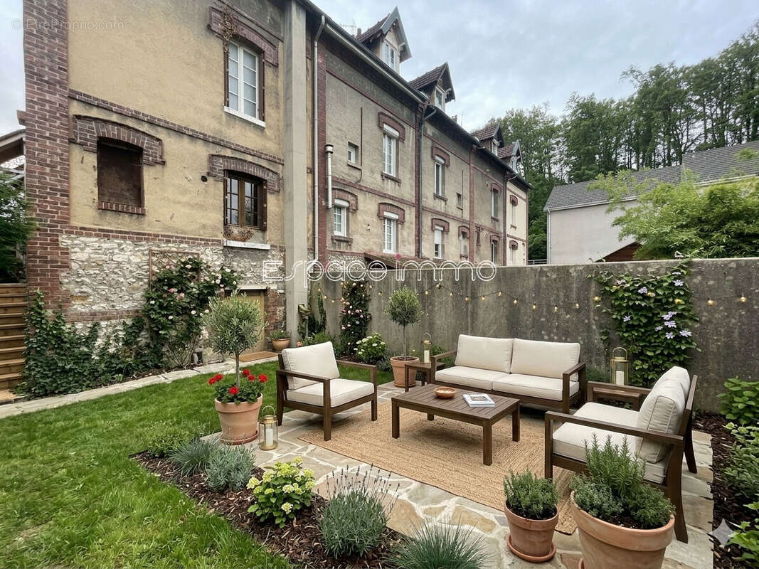 Maison à MALAUNAY