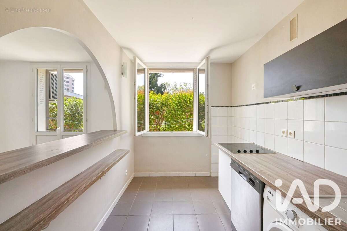 Photo 2 - Appartement à MARSEILLE-9E