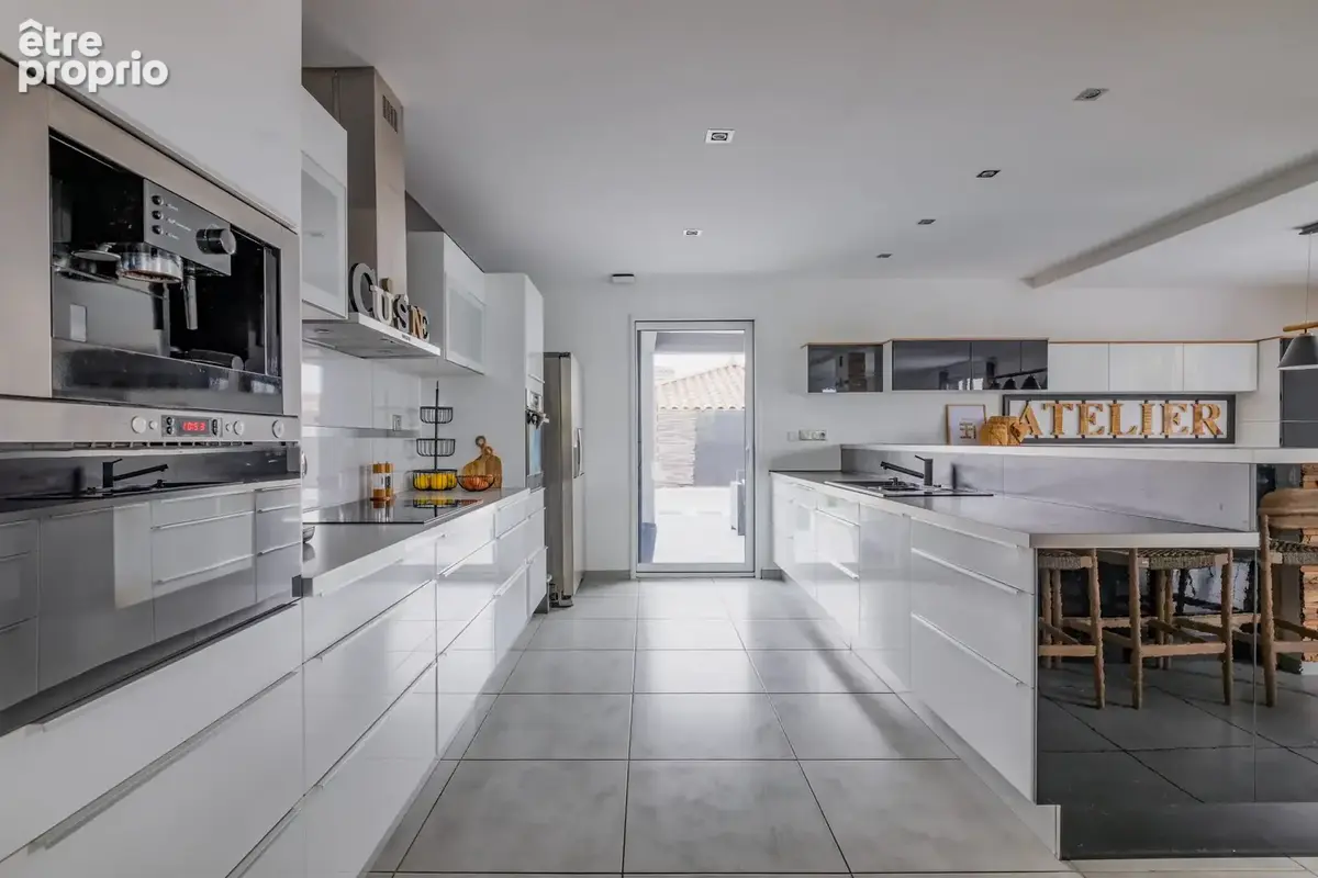 Maison 7 pièces 200 m² à vendre à Jons (69330) - photo 6