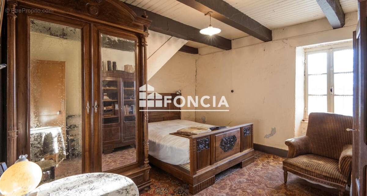 Maison à LUC-LA-PRIMAUBE