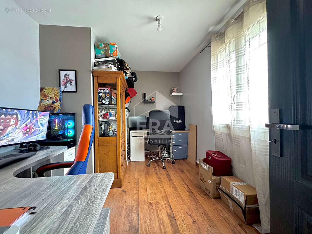 Maison à GUIGNEVILLE-SUR-ESSONNE