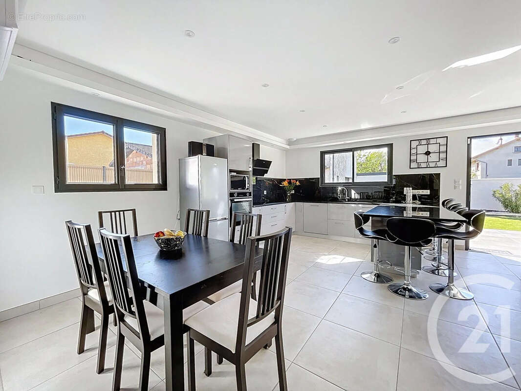 Maison à CHARVIEU-CHAVAGNEUX