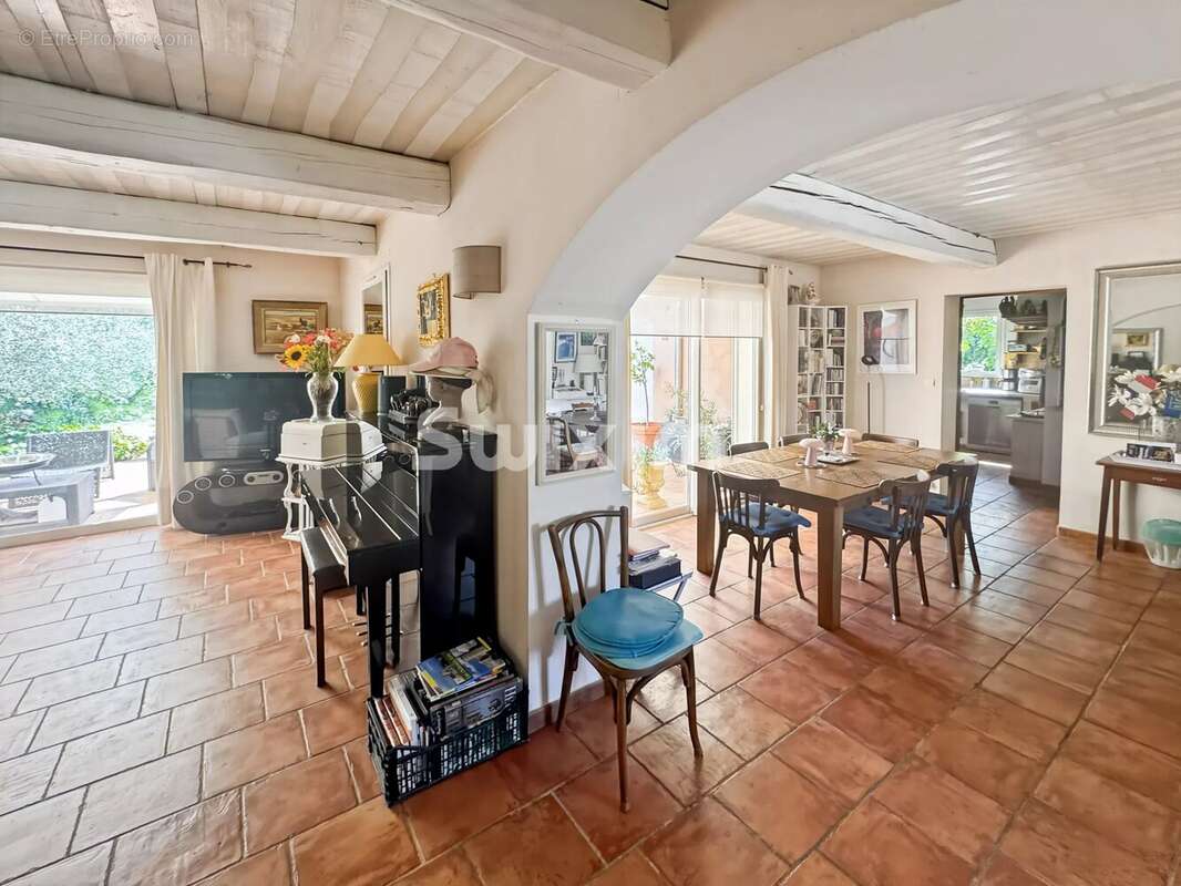 Villa d'exception de 205 m² dans le golf de la Valdaine - photo 5