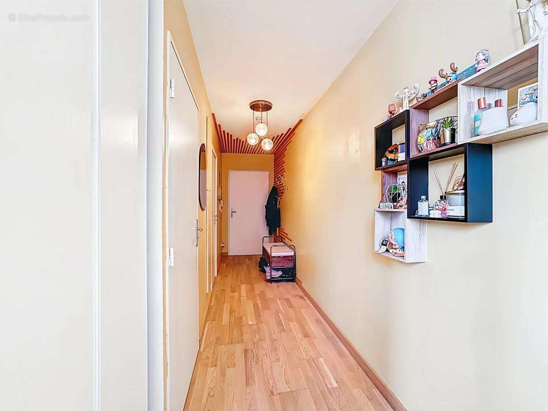 Appartement à L'ISLE-D'ABEAU