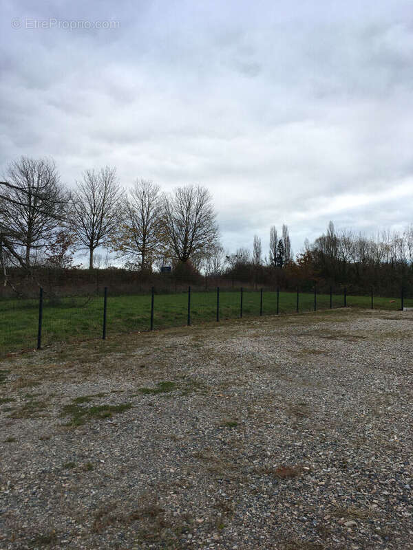 Terrain à PIERRE-BUFFIERE