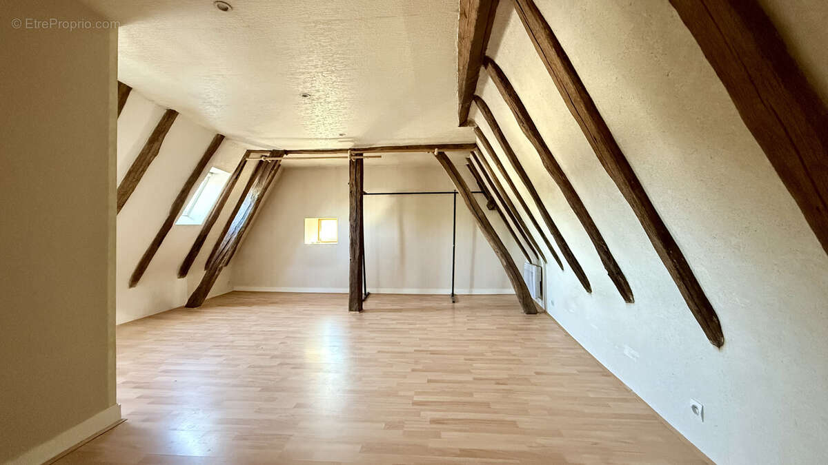Appartement à SAINT-CYR-SUR-LOIRE