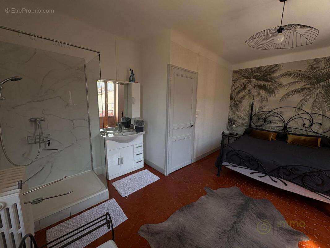 Maison 137 m² à Les Mees  - photo 11