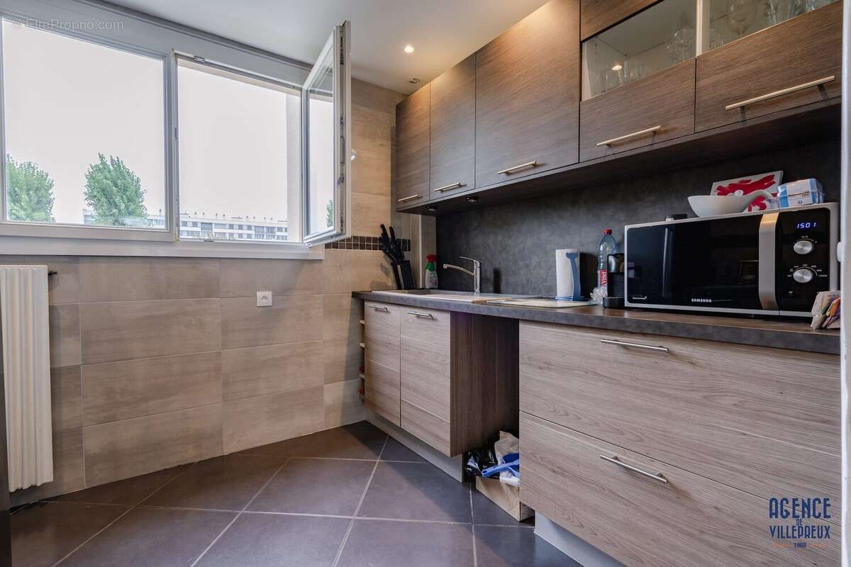 Appartement à LES CLAYES-SOUS-BOIS