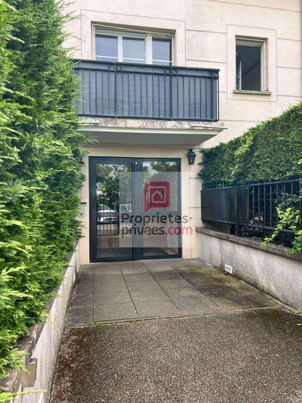 Appartement à LES ESSARTS-LE-ROI