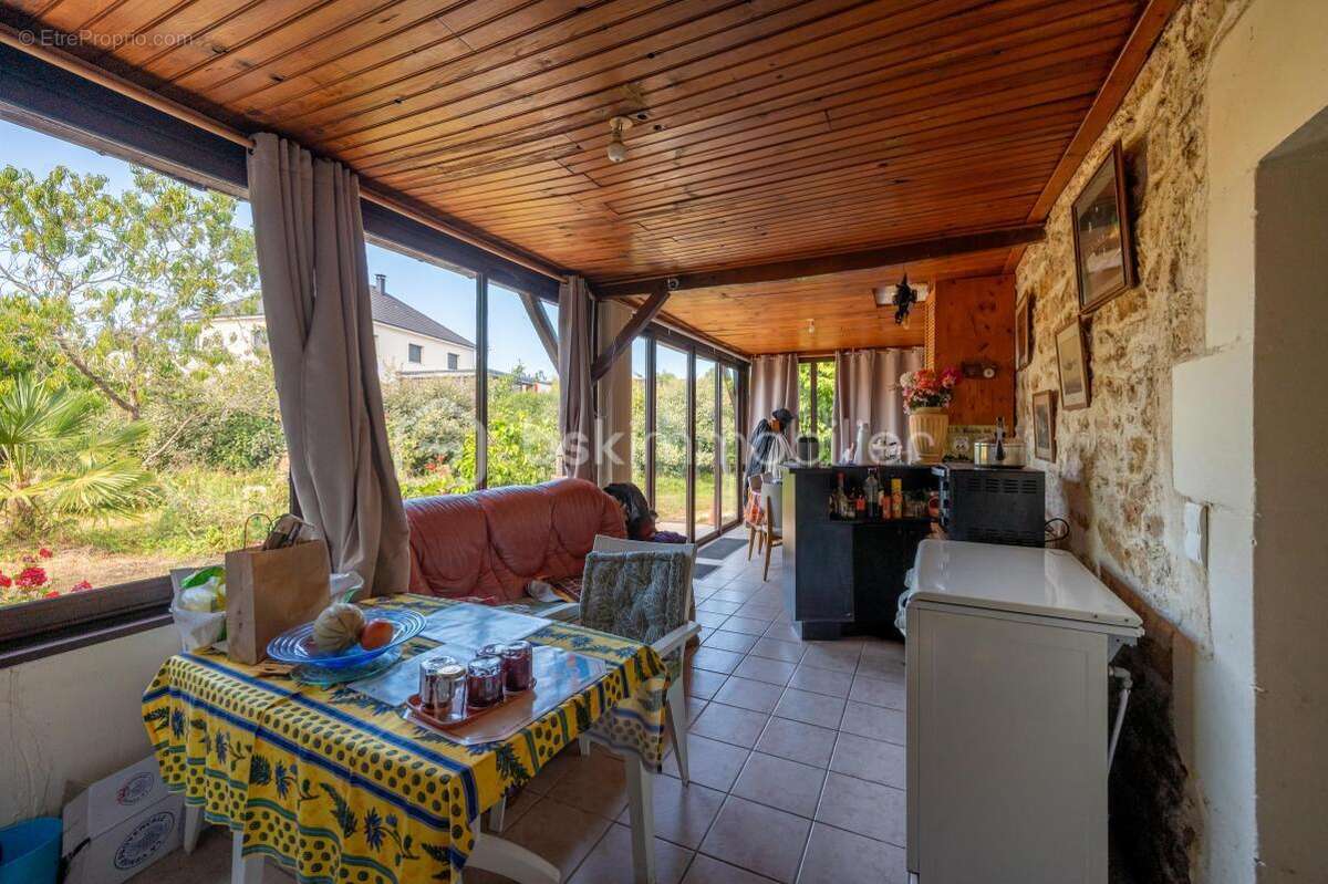 Maison familiale T5 sur +1400 m² de terrain — Prête à accueillir vos projets - photo 7