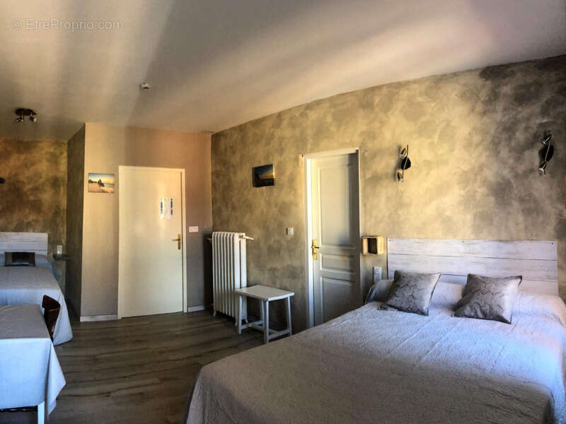 Fonds de commerce et murs à vendre MIRANDE (32) - Hôtel-Restaurant avec parking et logement de fonction - photo 16