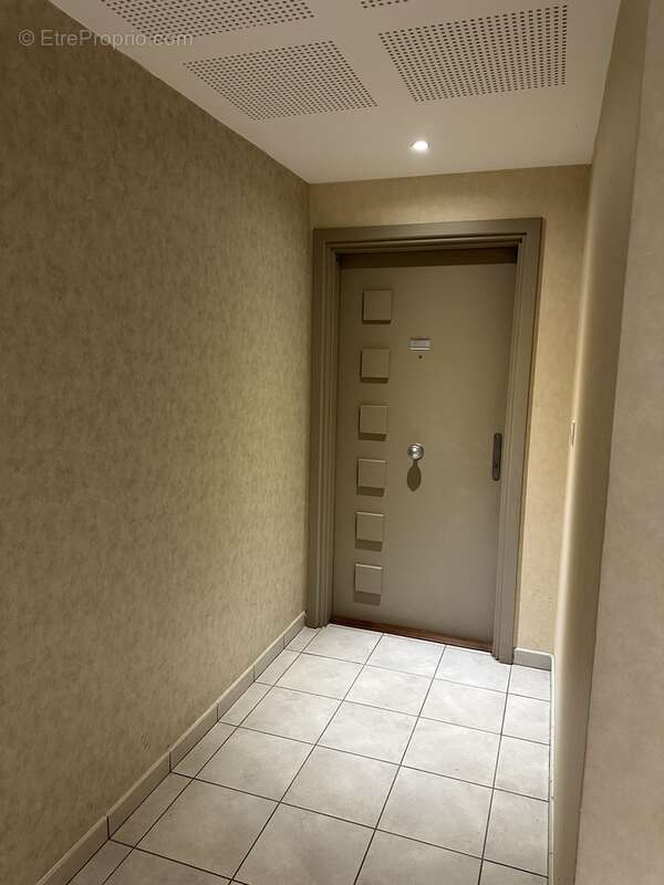 Appartement à SAINT-GENIS-LAVAL