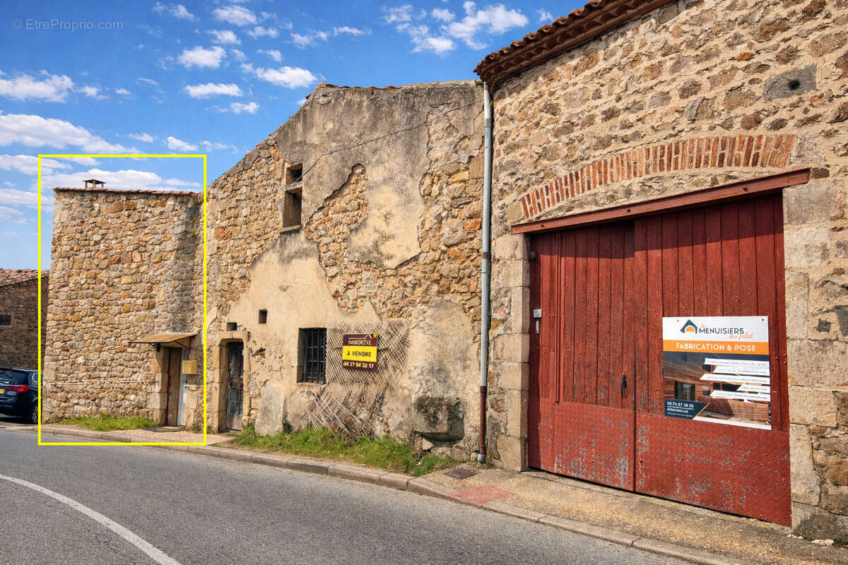 Maison à LUPE