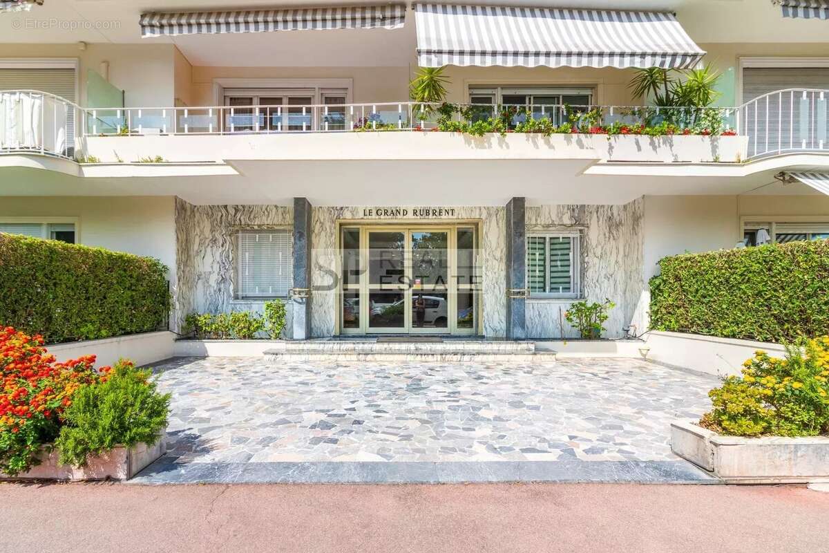 Appartement à LE CANNET