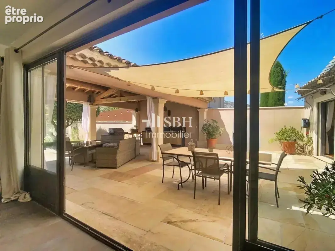 Élégante Propriété avec Piscine à Maubec - Vue Luberon - photo 6