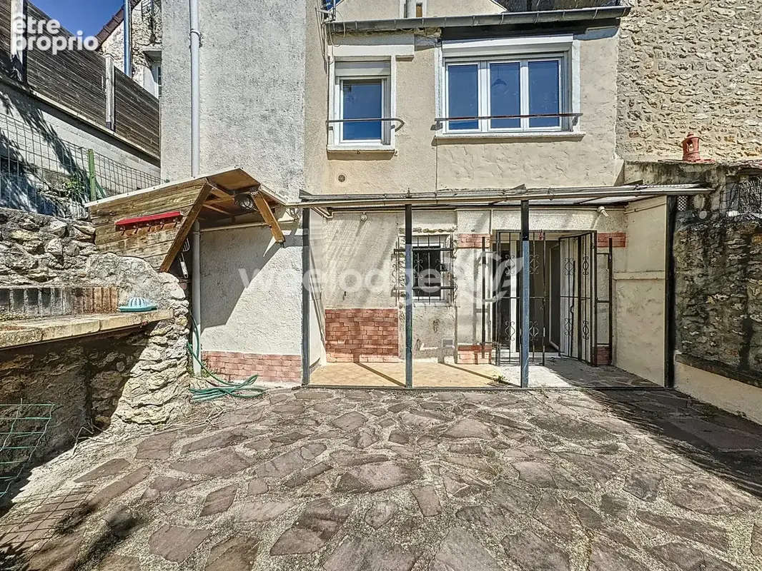 Maison à CHANTELOUP-LES-VIGNES
